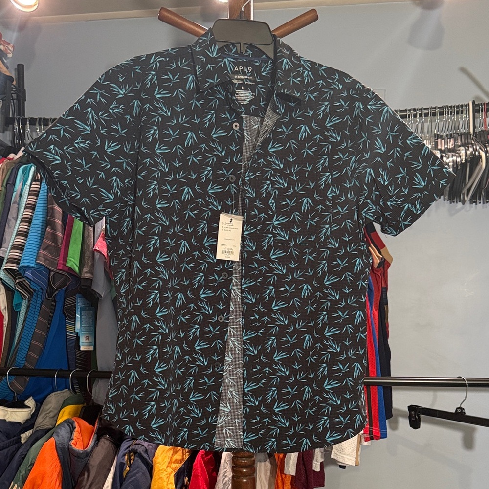 APT. 9 Men's Black and Blue Leaf Print Shirt